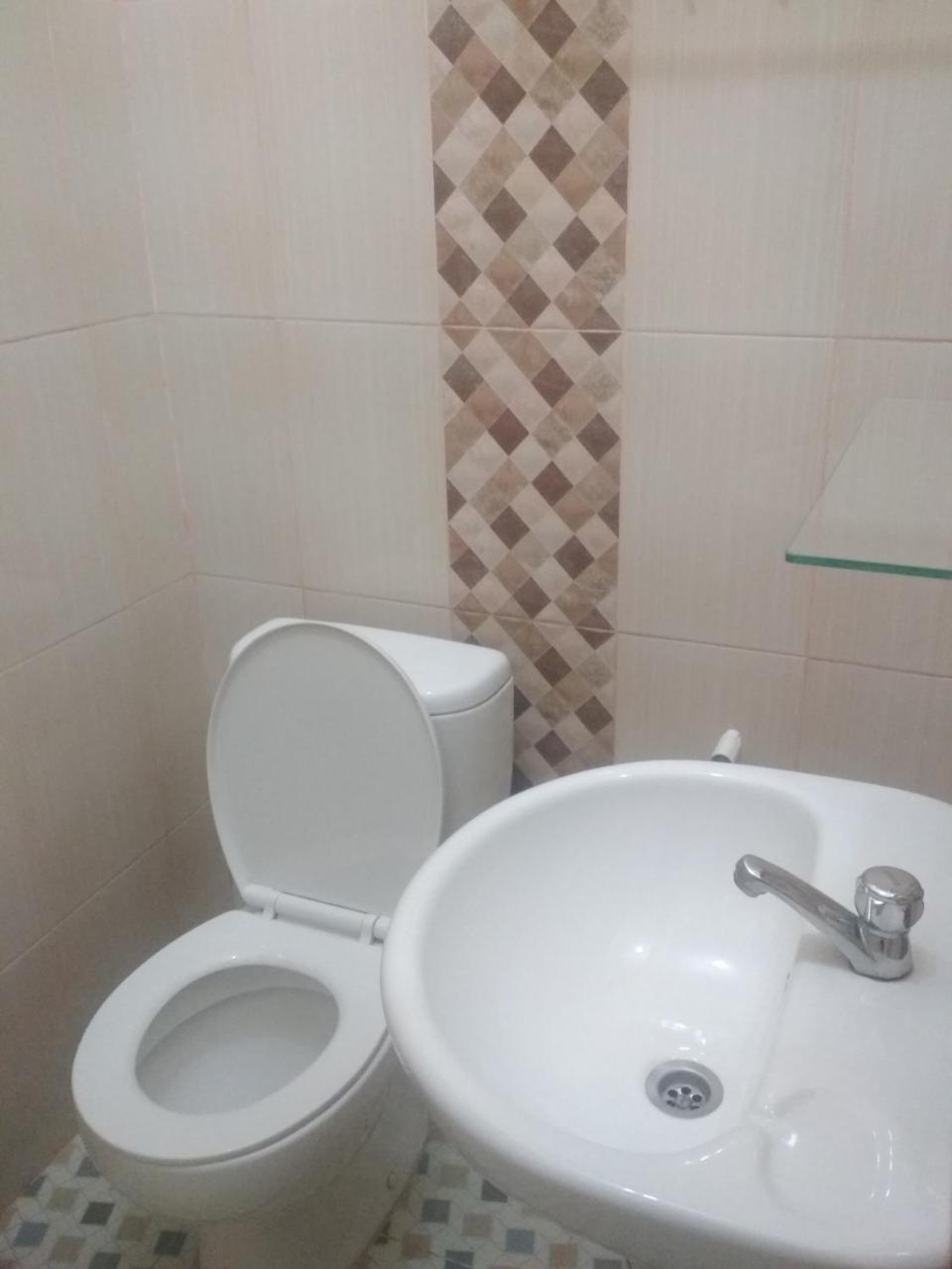 בראסטגי Sapo Karo Rest House מראה חיצוני תמונה
